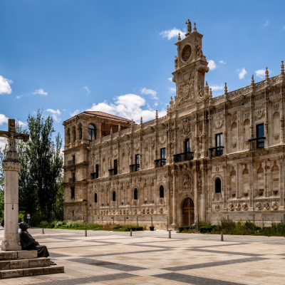 Fortryllende rundrejse til Nordspaniens perler på historiske Parador-hoteller