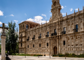 Fortryllende rundrejse til Nordspaniens perler på historiske Parador-hoteller